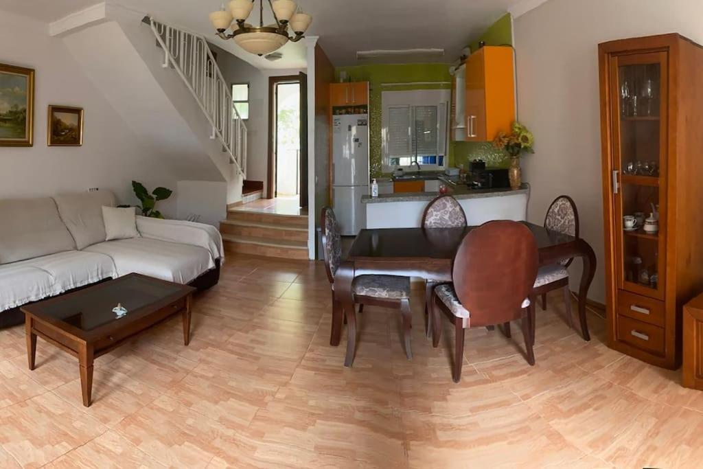Chalet Adosado Corta Temporada 2 Dormitorios Benalmádena Extérieur photo